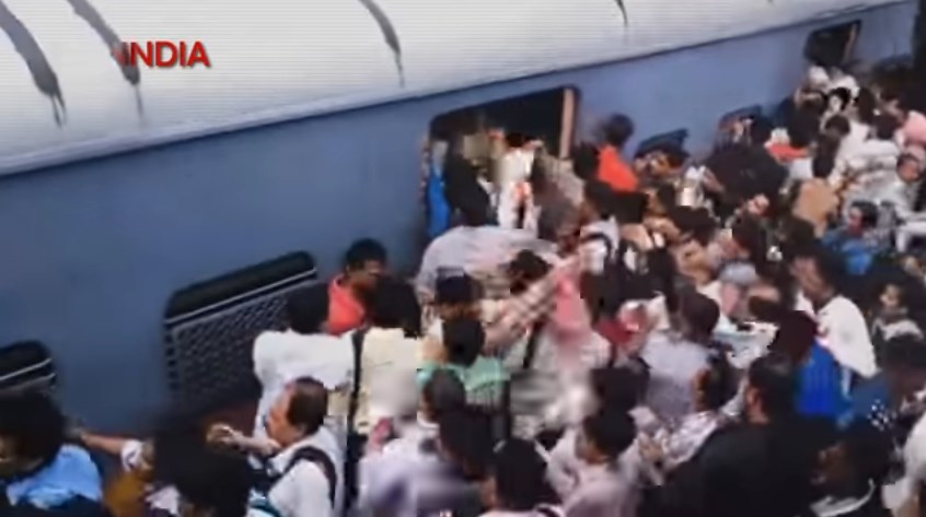 4 Countries With Most crowded Public Transportation